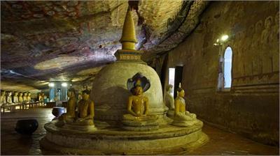 ダンブッラ石窟寺院