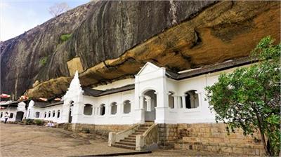 ダンブッラ石窟寺院